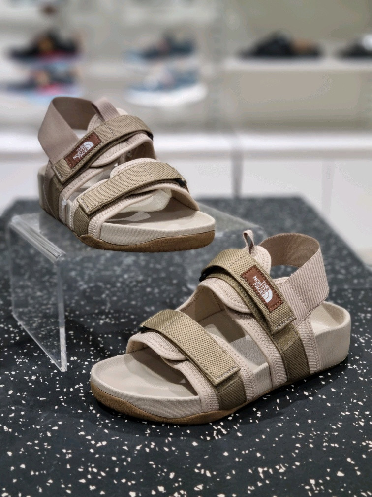 THE NORTH FACE - WOVEN SANDAL (SAND)